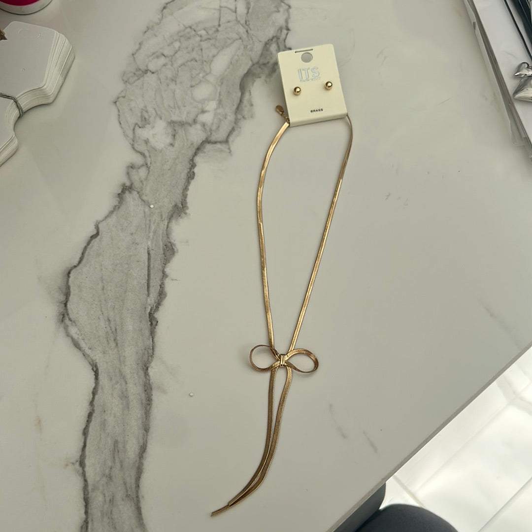 RUMI NECKLACE