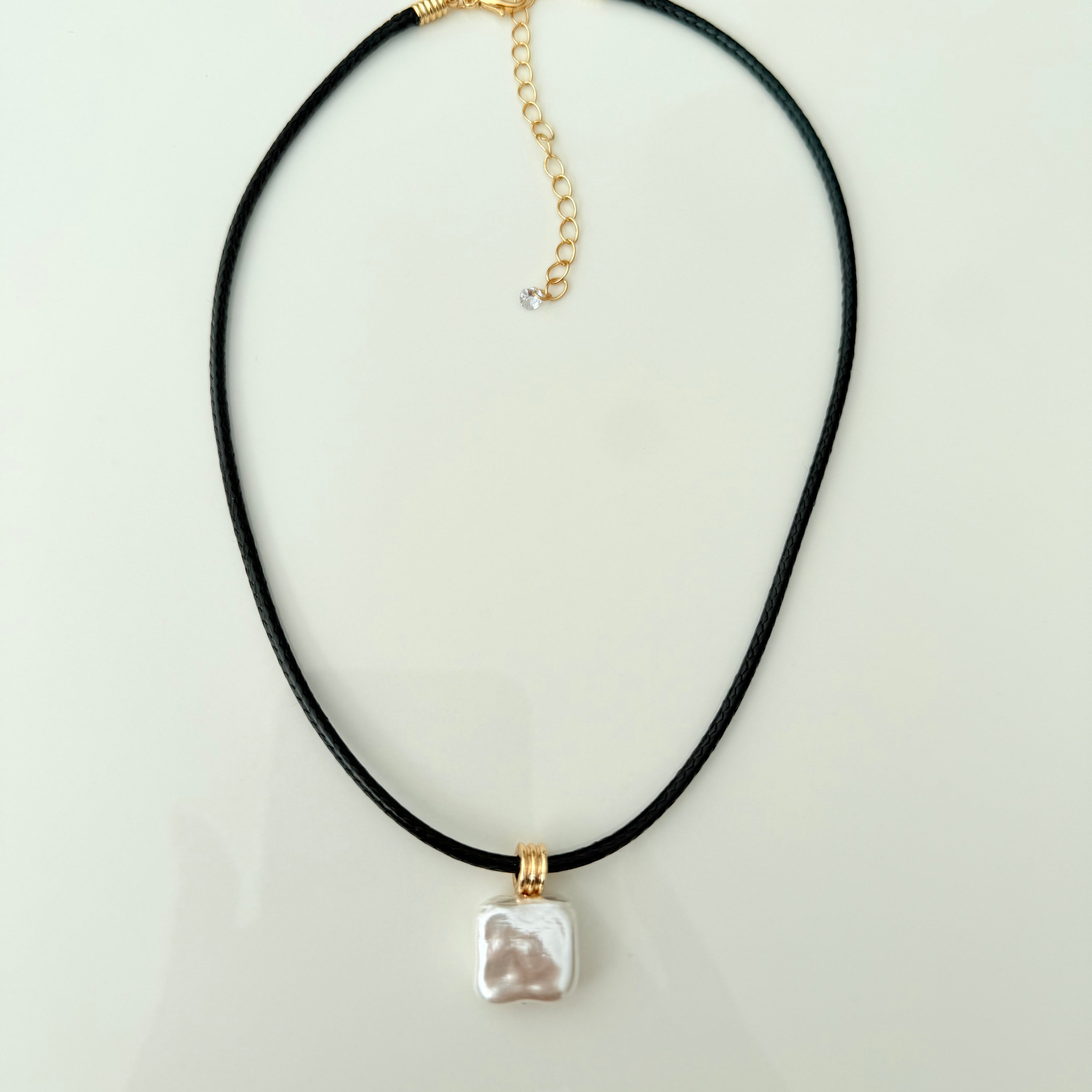 ZALLY NECKLACE