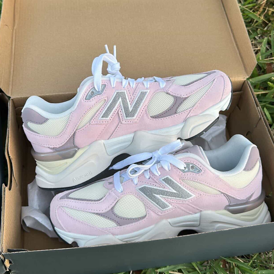 NEW BALANCE 9060 LIGHT PINK