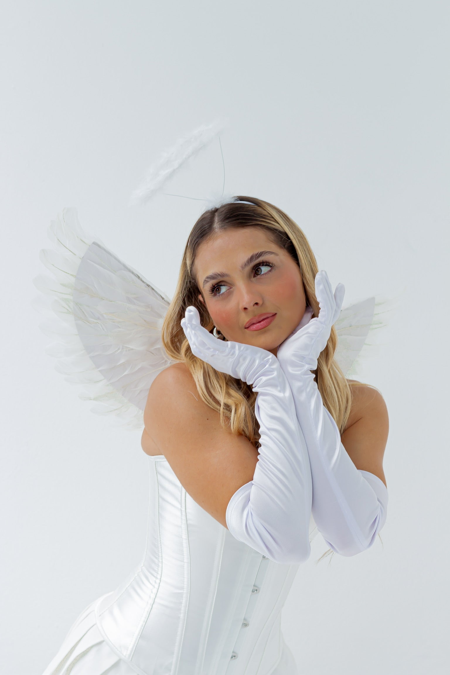 KARY WHITE WINGS