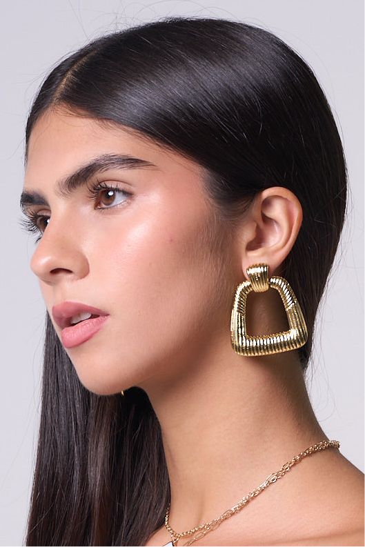 CASU EARING