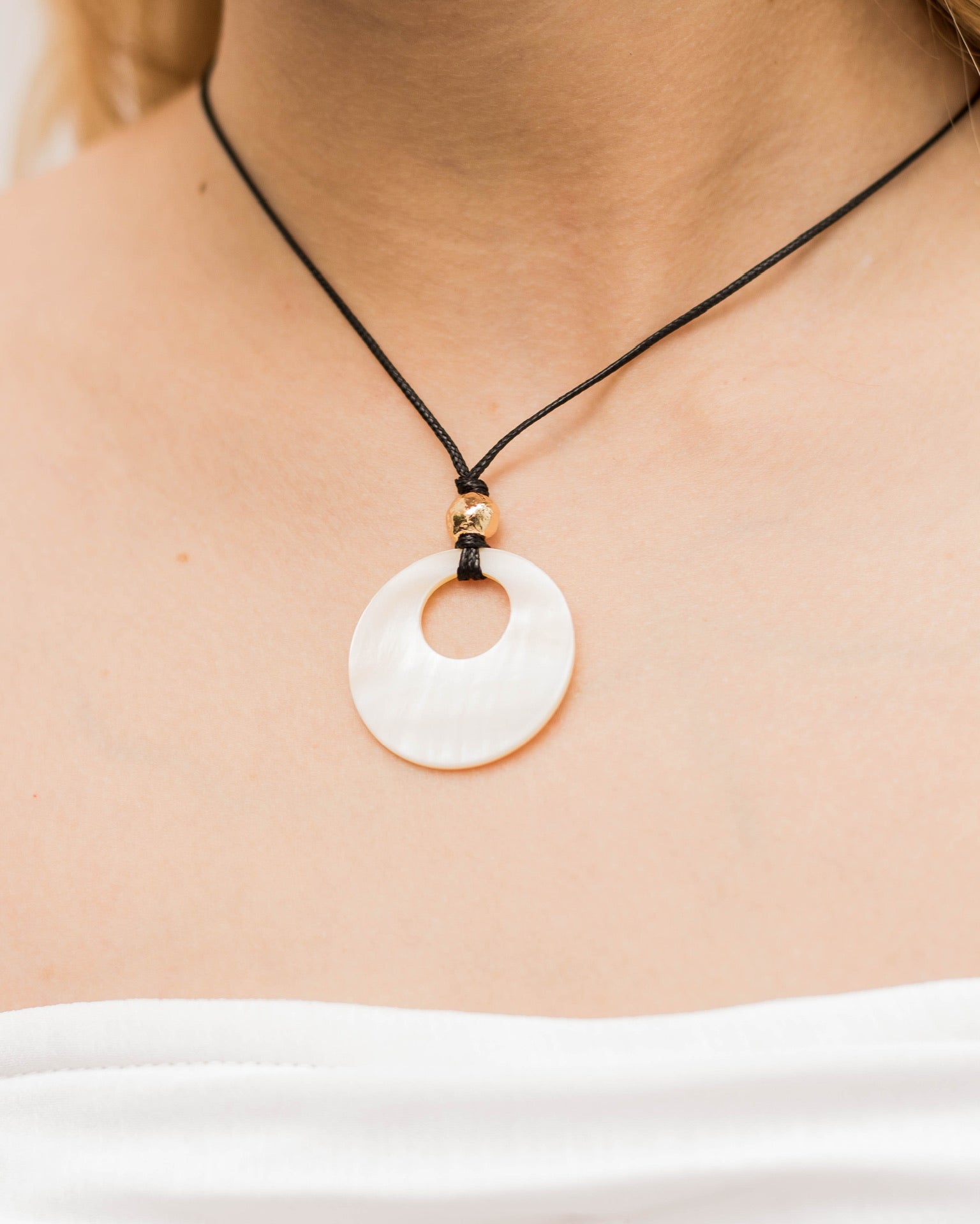 Concha Necklace