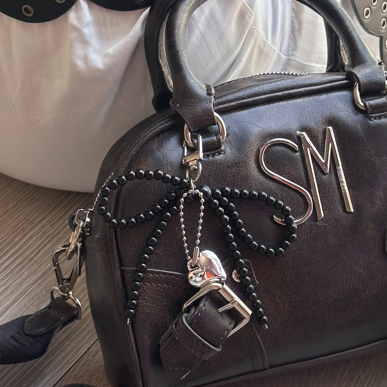BLACK BOW CHARM