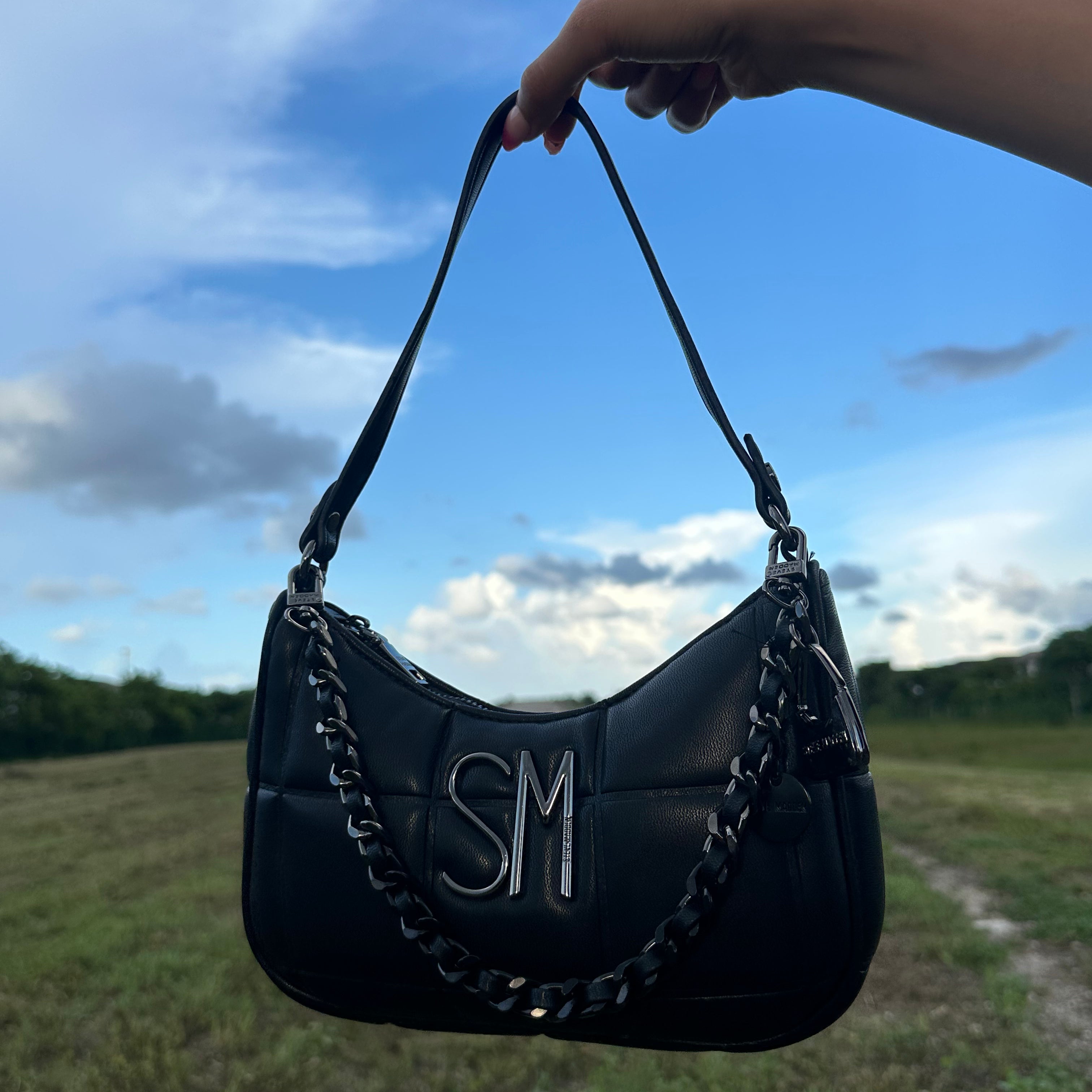 STEVE MADDEN BLACK SHOULDER BAG