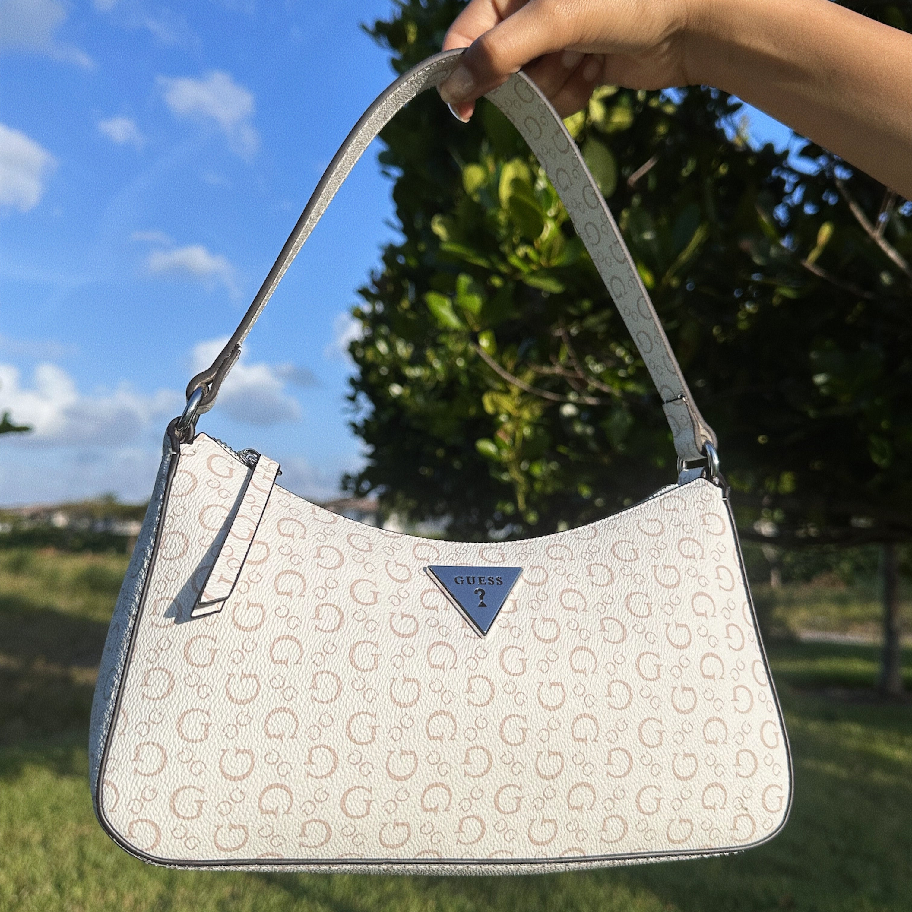 GUESS SHOULDER BAG