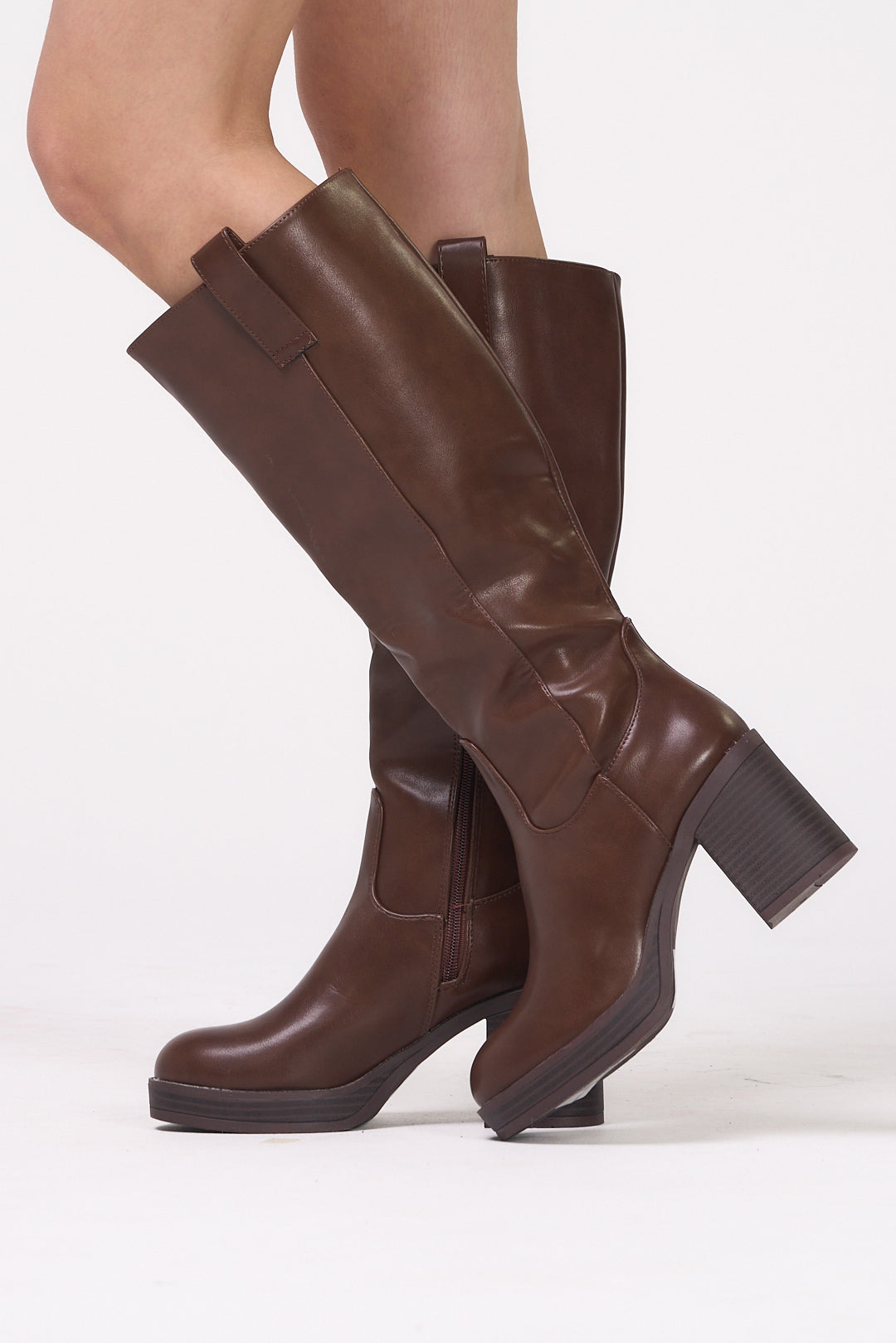 TOMY BROWN BOOTS