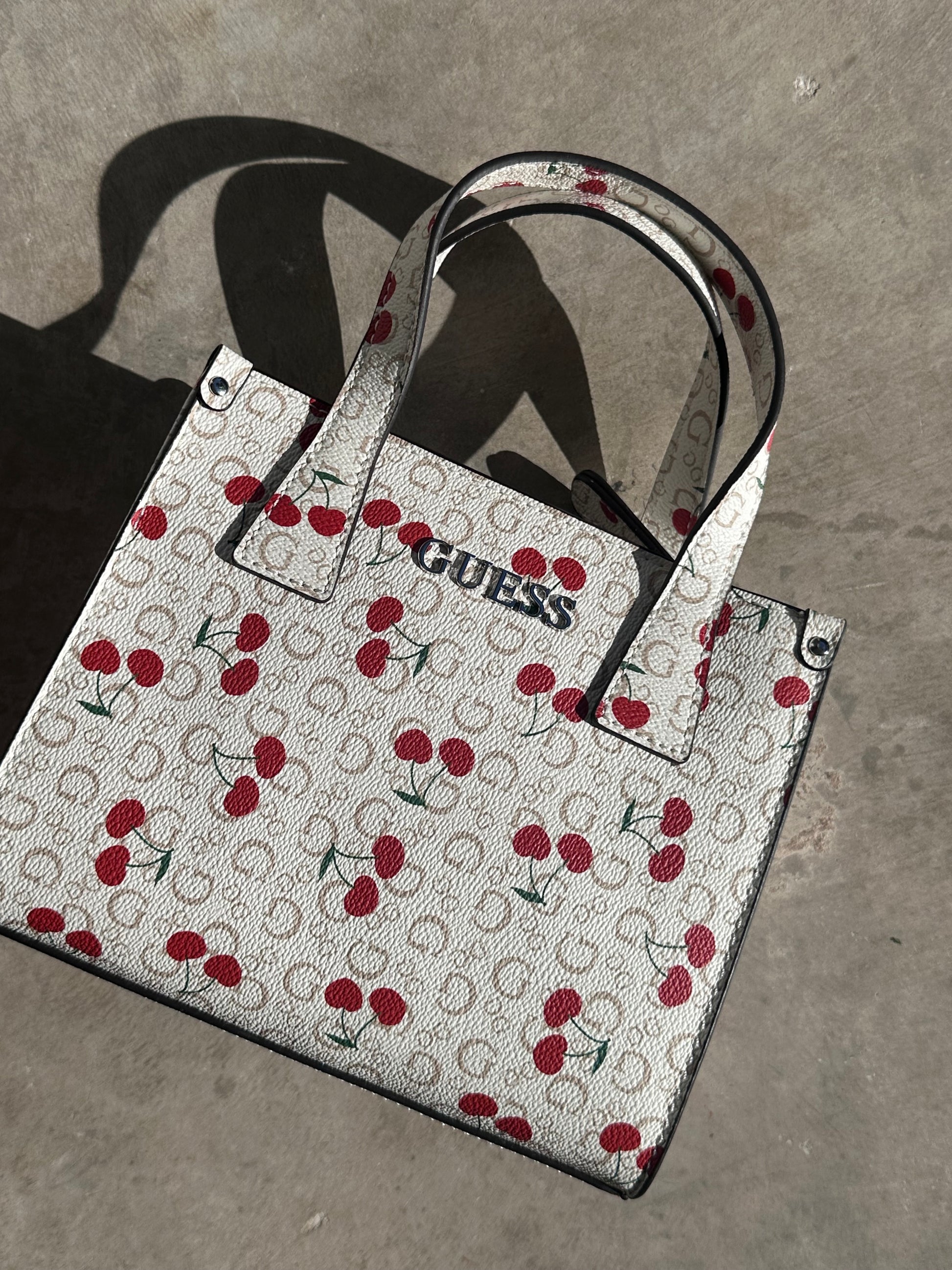 GUESS CHERRY CROSSBODY BAG