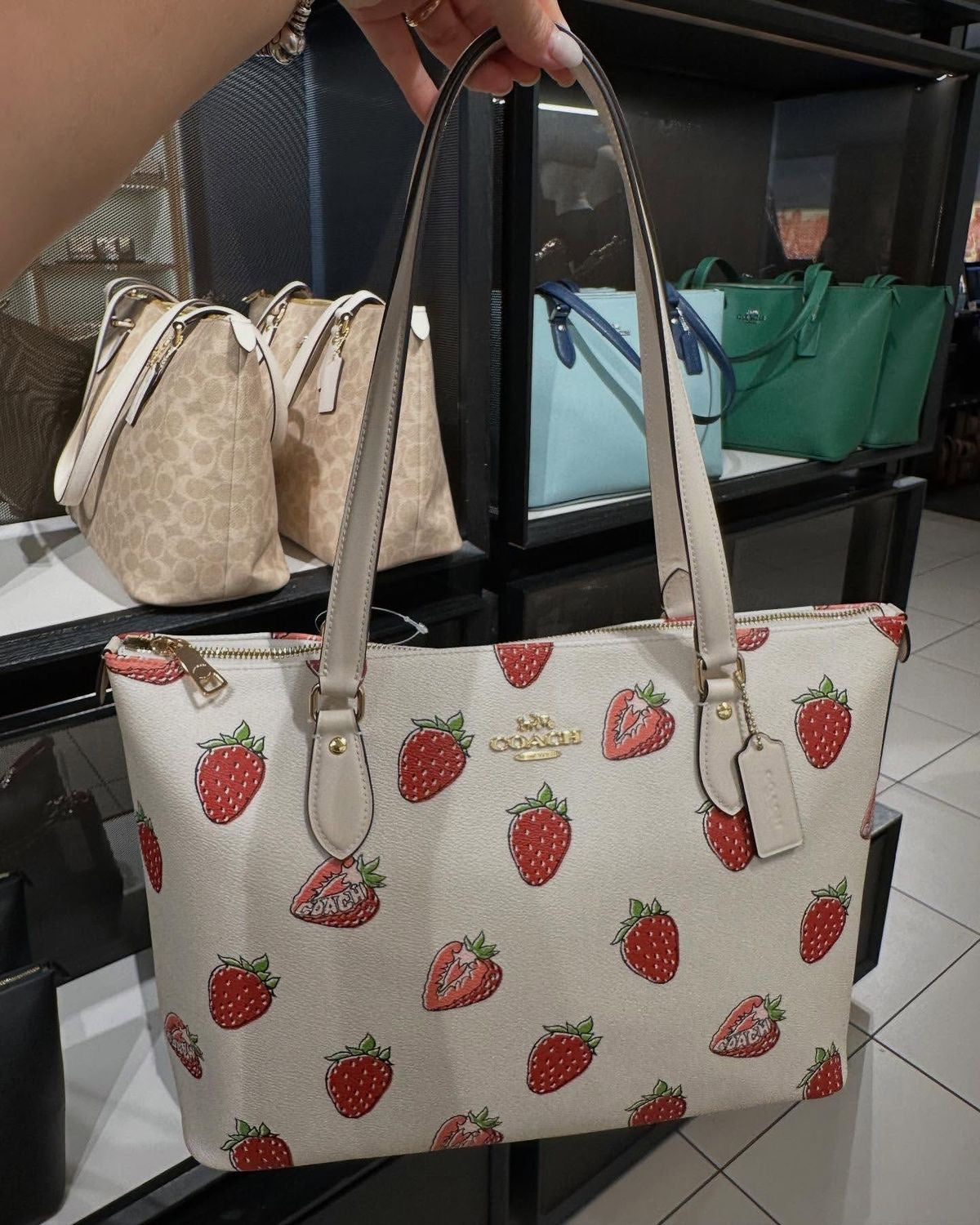 COACH STRAWBERRY GALLERY TOTE BAG