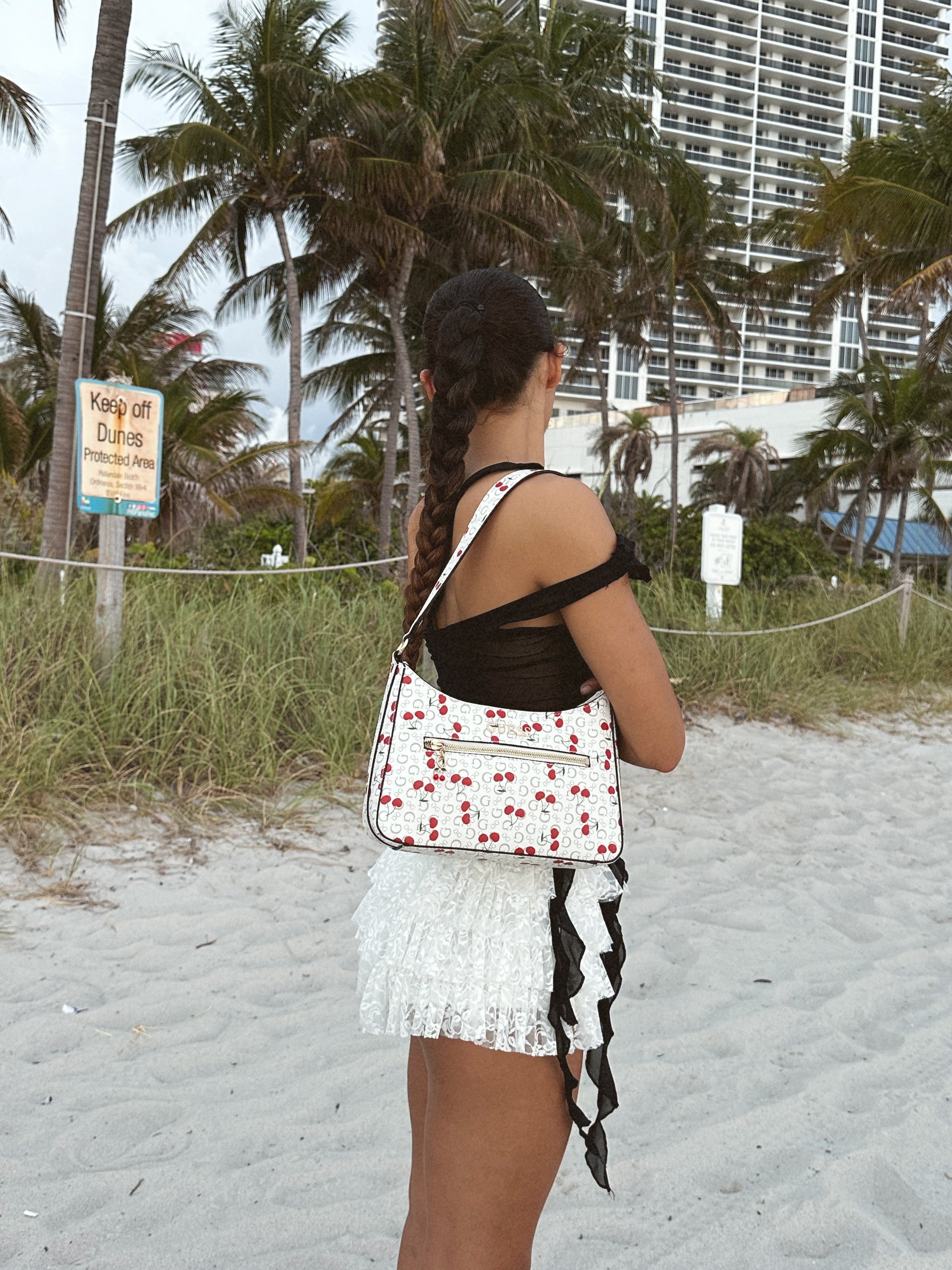 GUESS CHERRY BAG