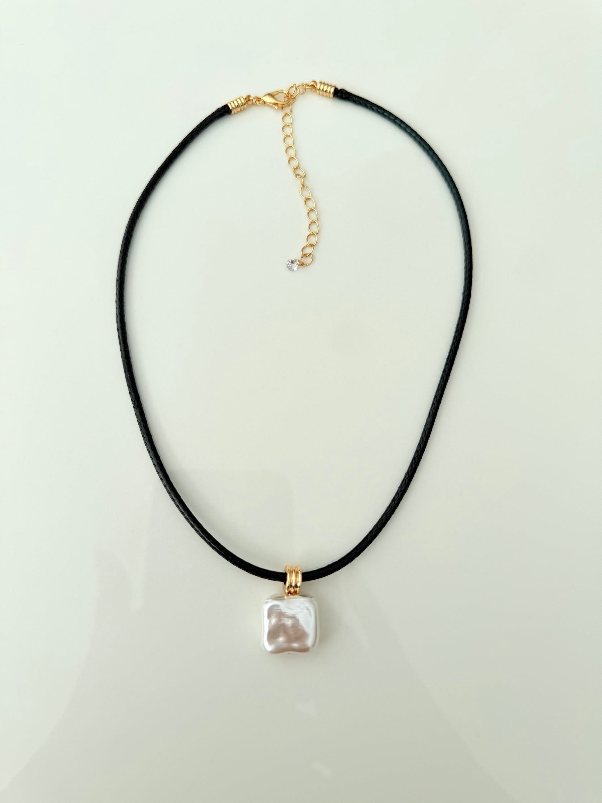 ZALLY NECKLACE