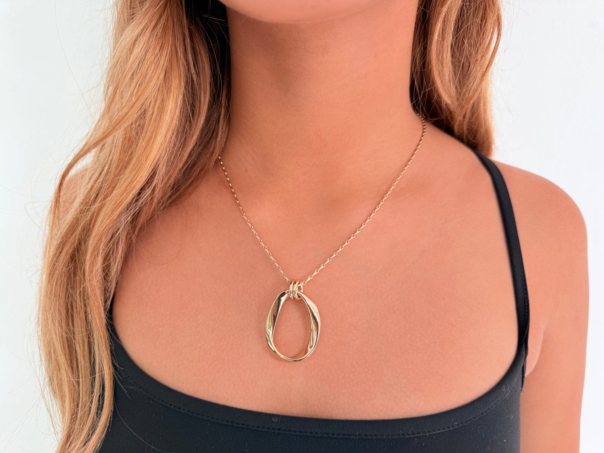 ANNE NECKLACE