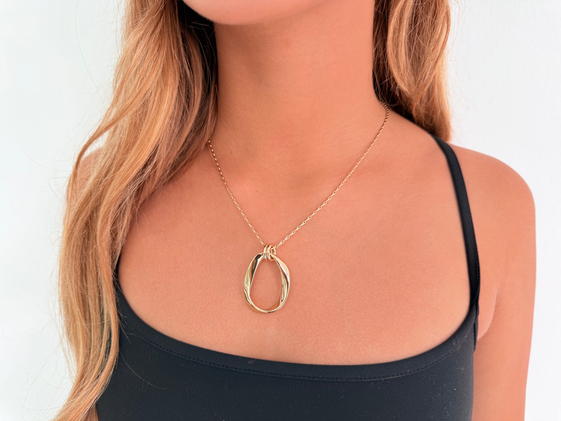 ANNE NECKLACE