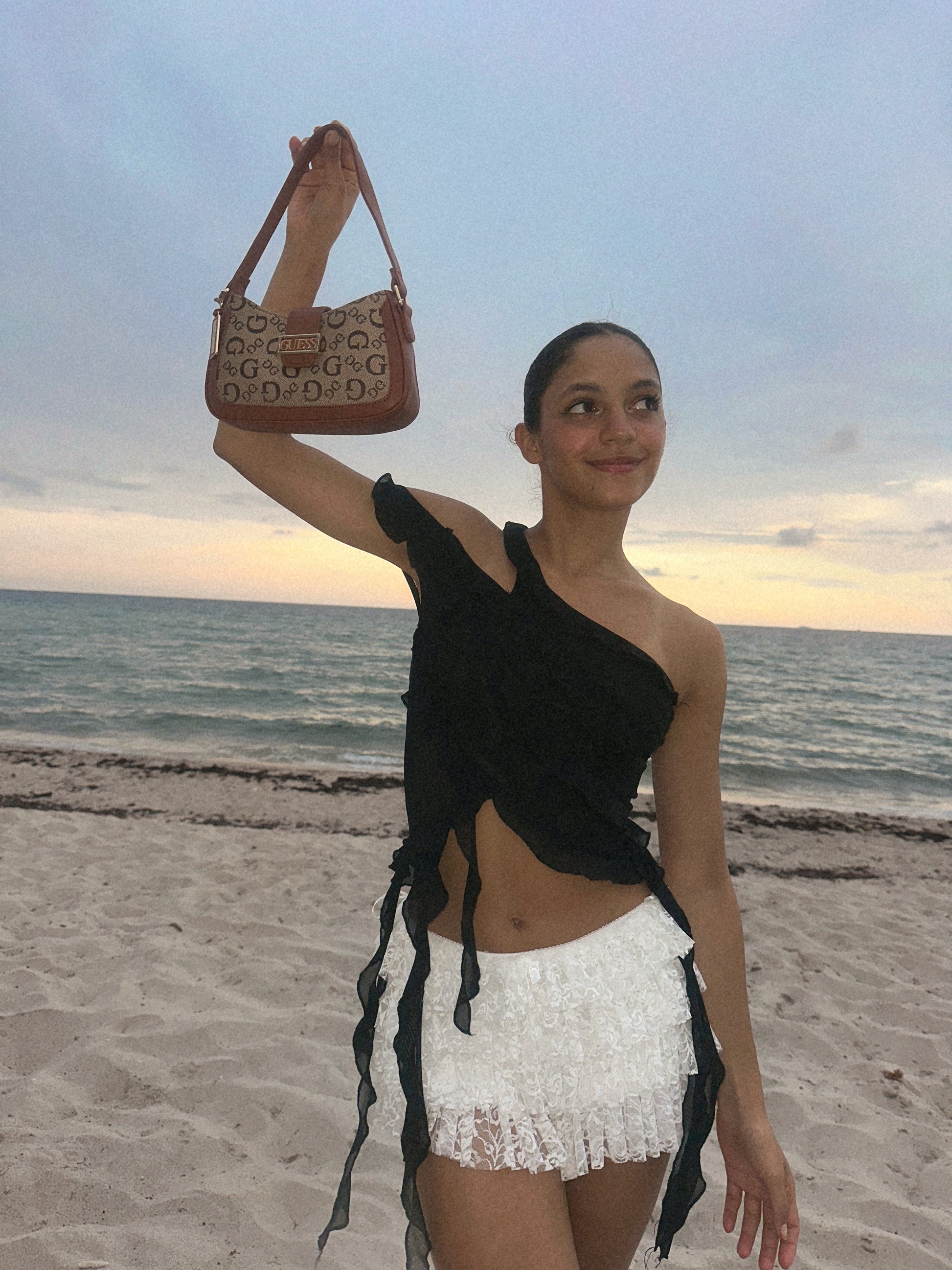 GUESS LOGO SHOULDER BAG