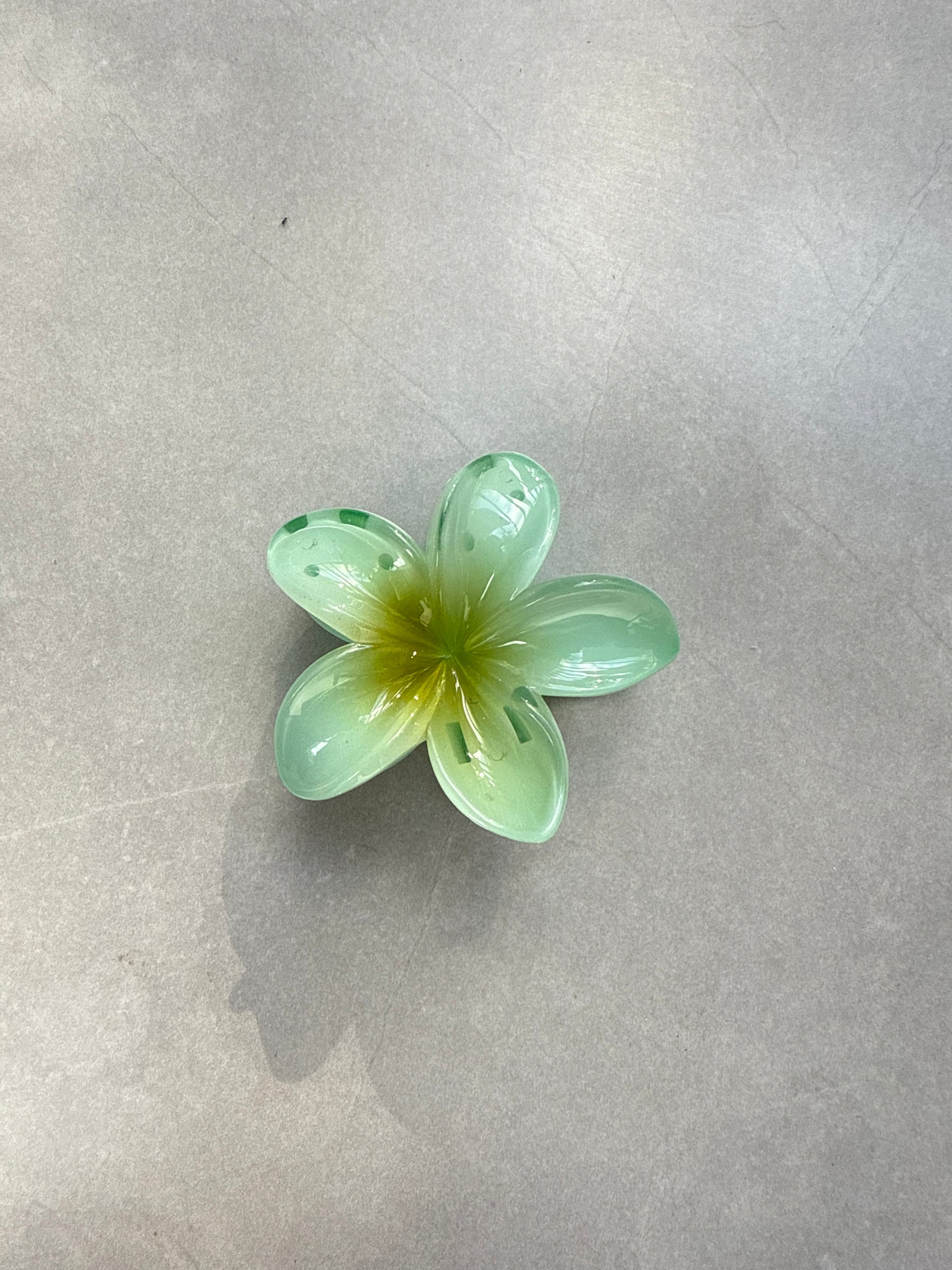 FLOWER HAIR CLIP
