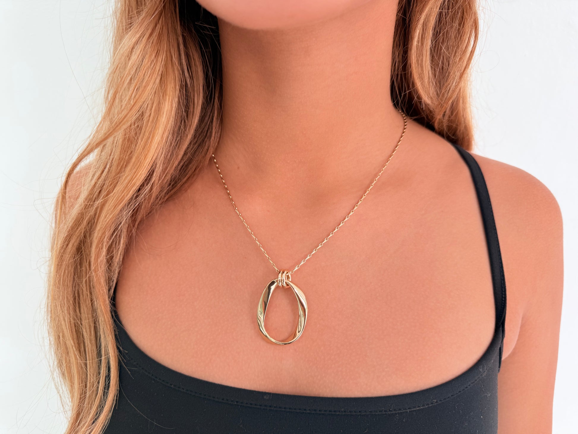 ANNE NECKLACE