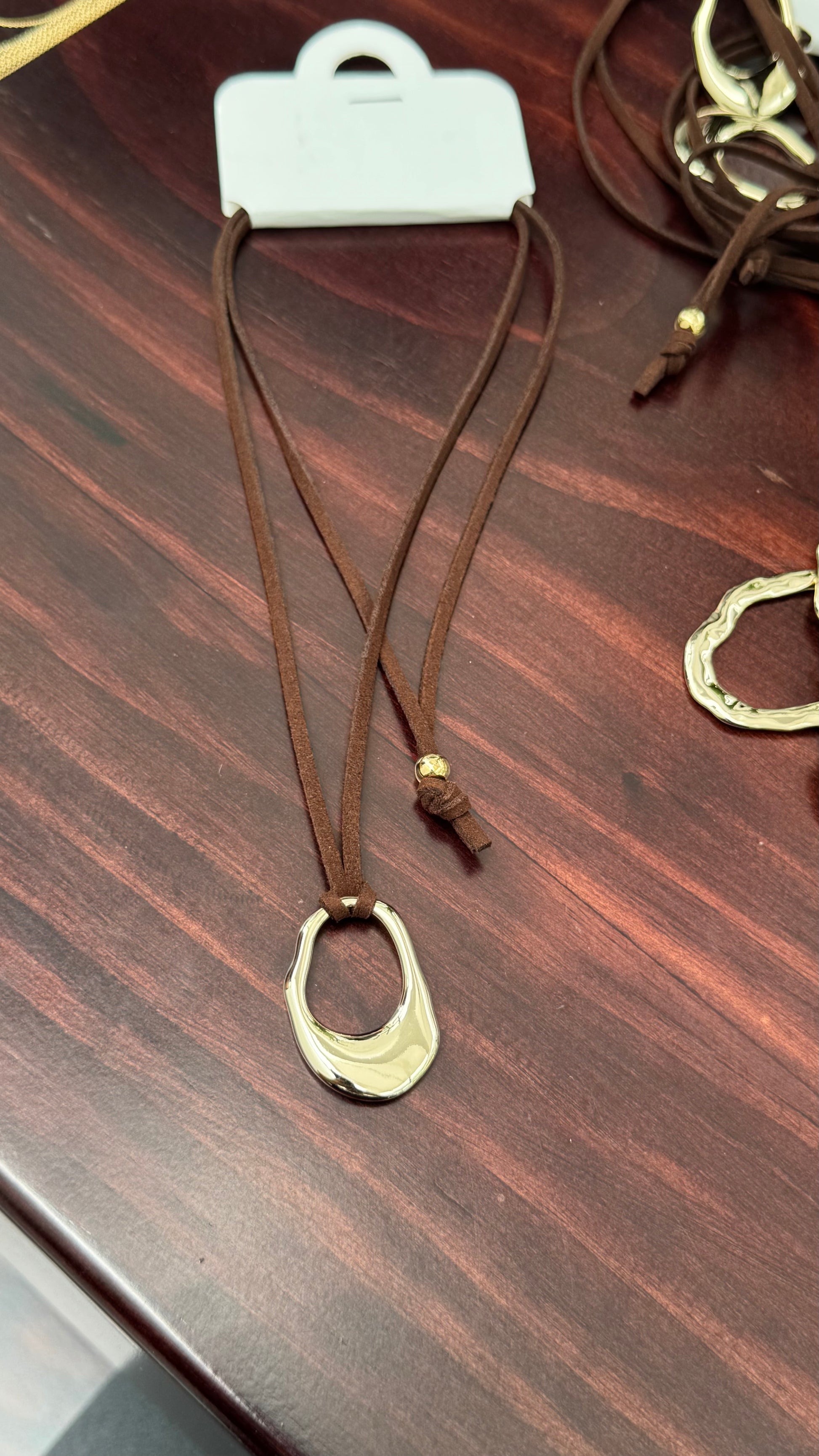 DORY NECKLACE