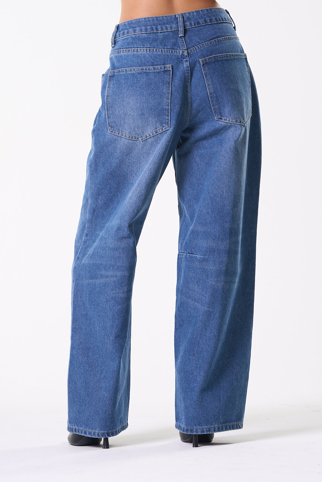 LEO JEANS