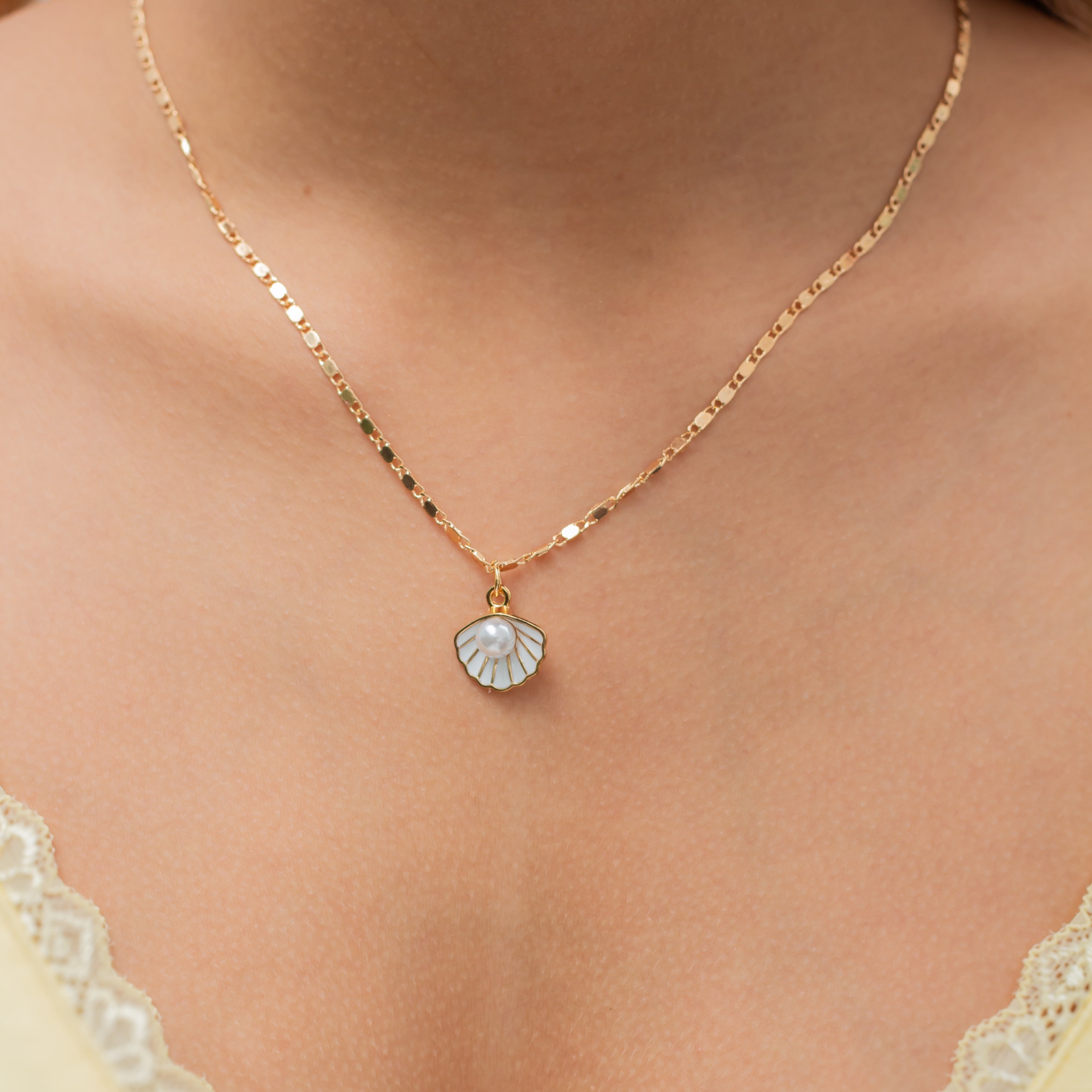 Abril necklace