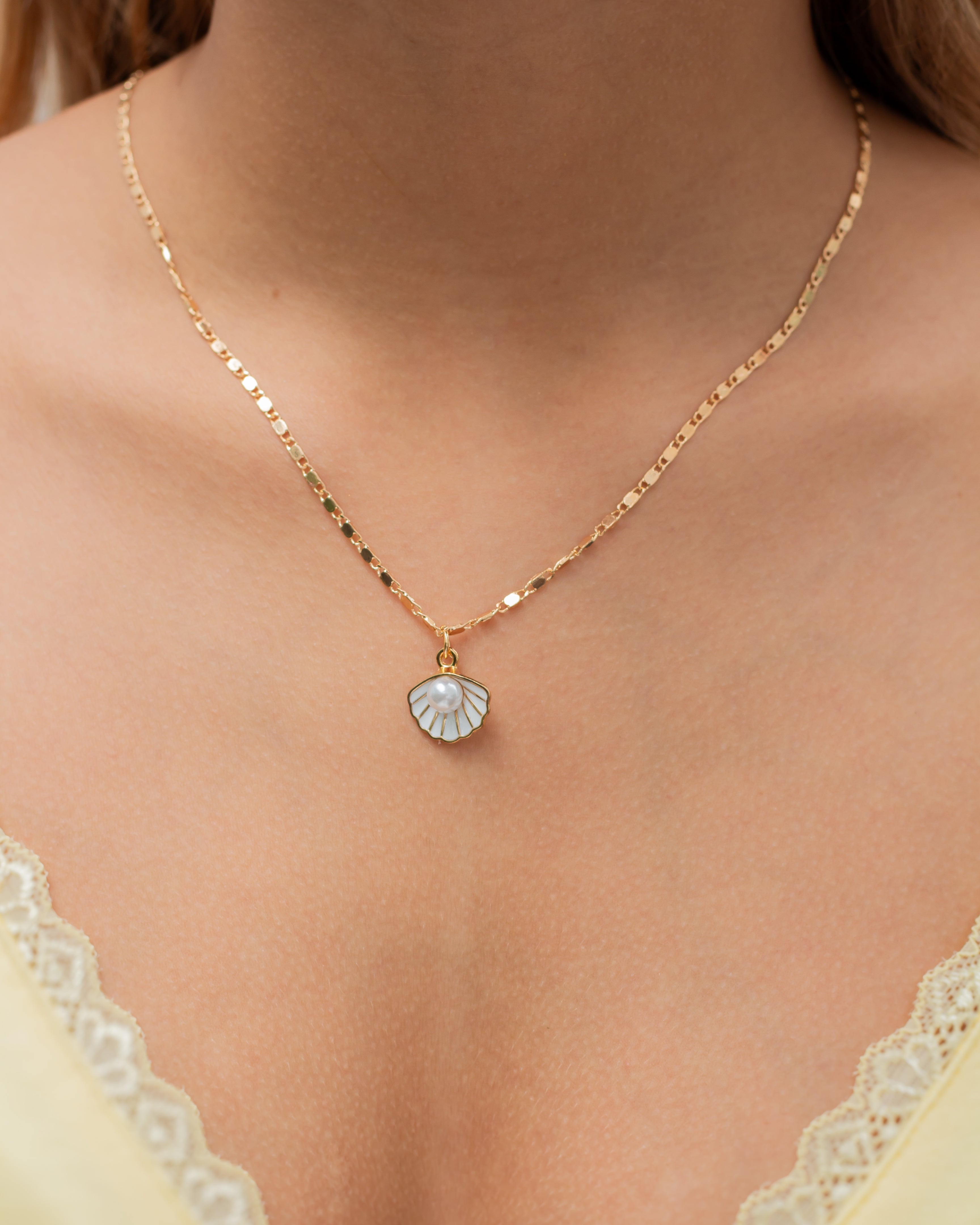 Abril necklace