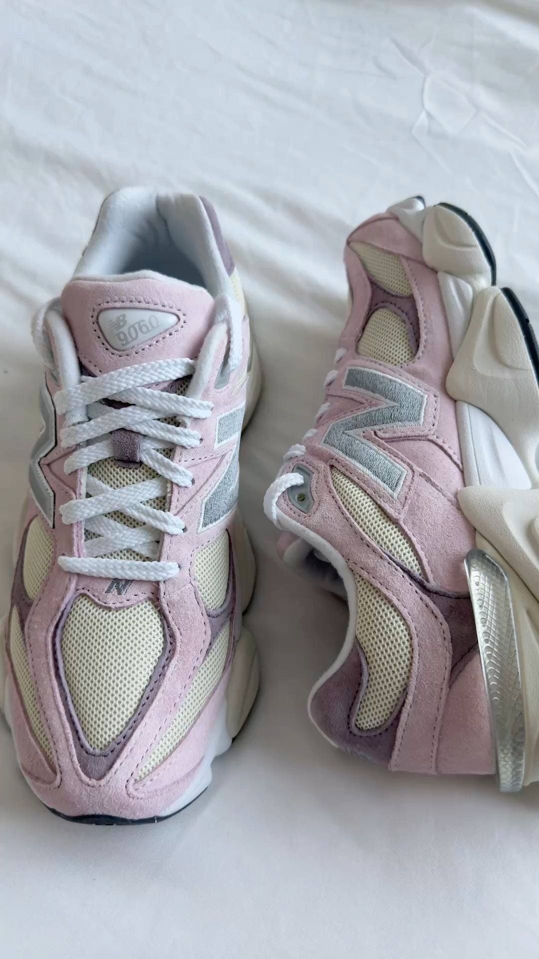 NEW BALANCE 9060 LIGHT PINK