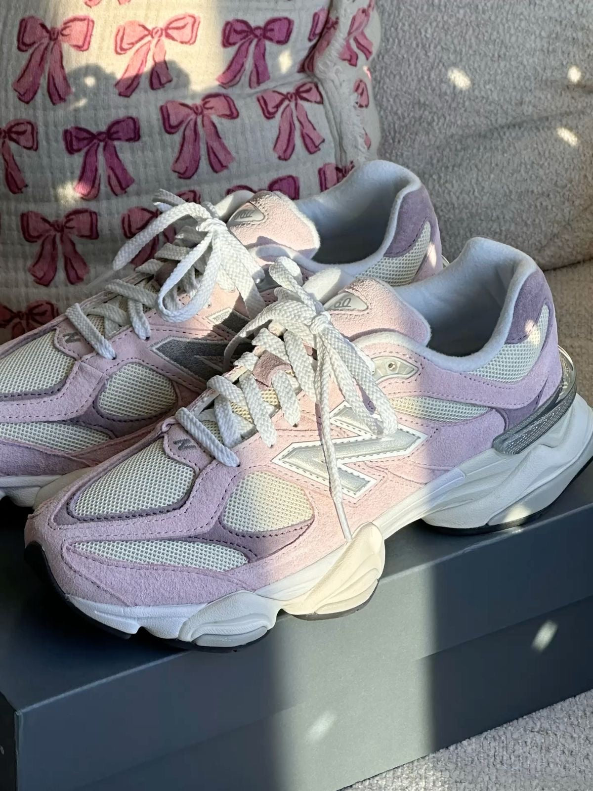 NEW BALANCE 9060 LIGHT PINK