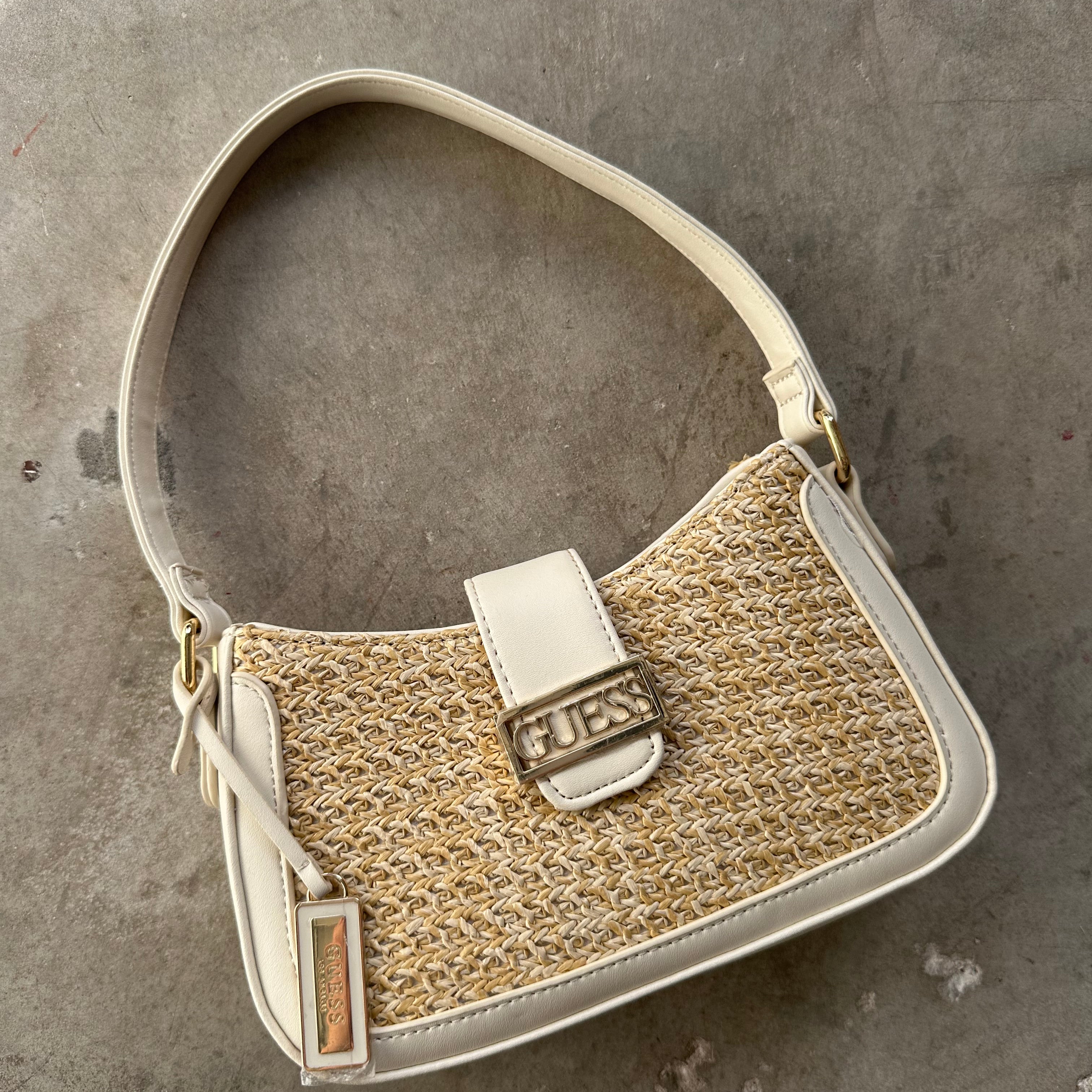 GUESS STRAW SHOULDER BAG