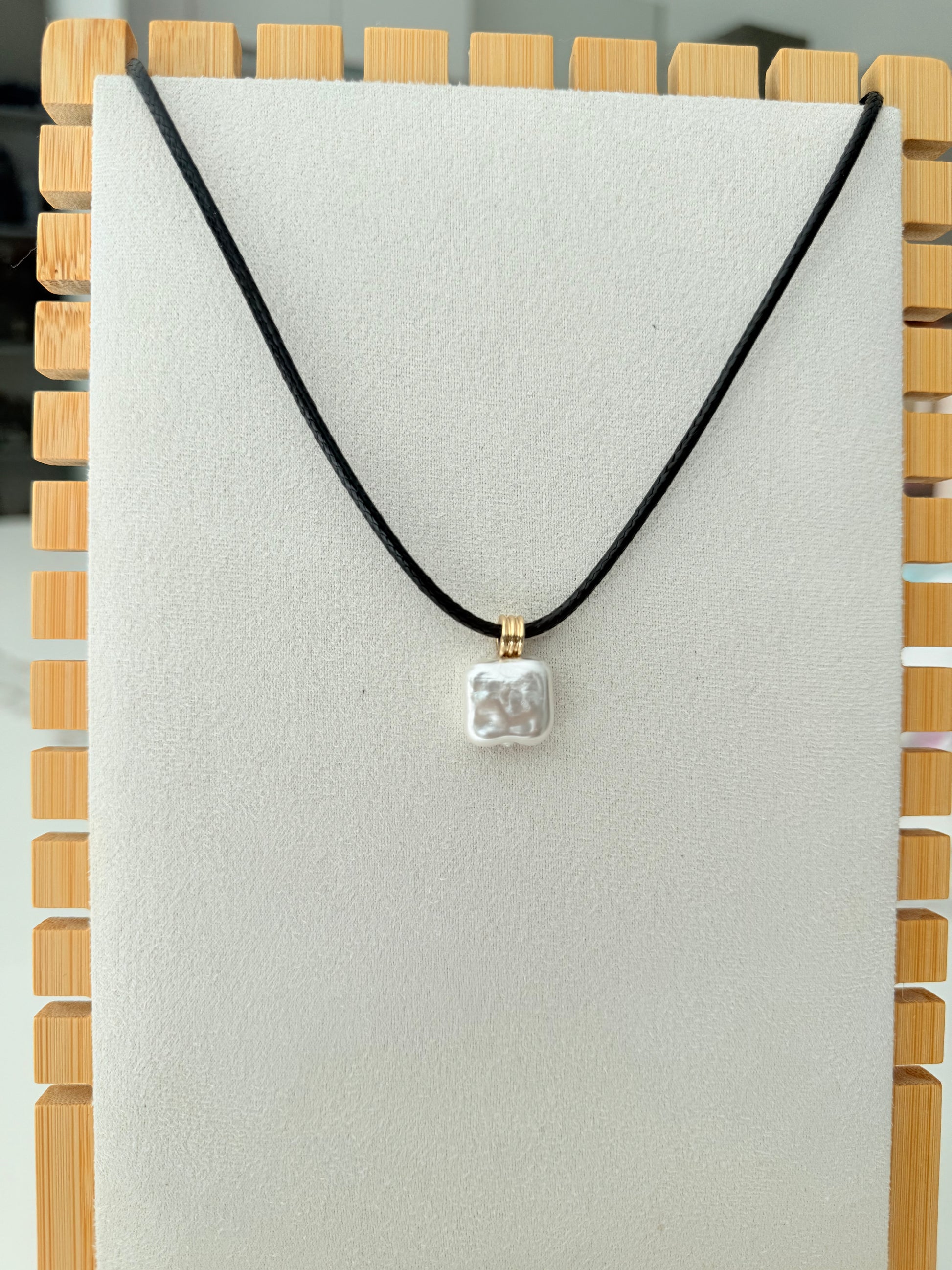 ZALLY NECKLACE
