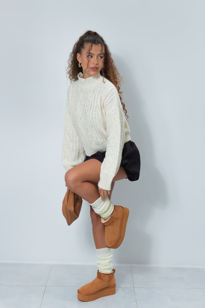 SADY BEIGE SWEATER