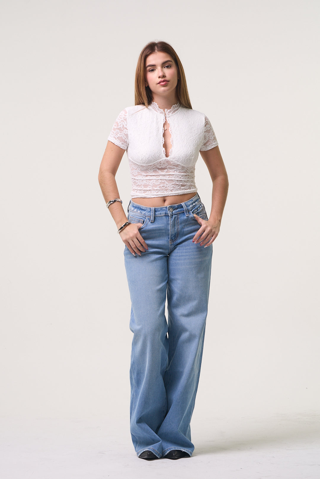 ARELIS WHITE TOP