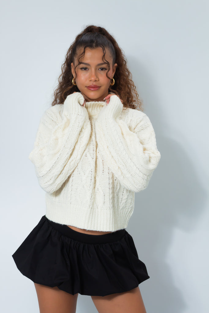 SADY BEIGE SWEATER