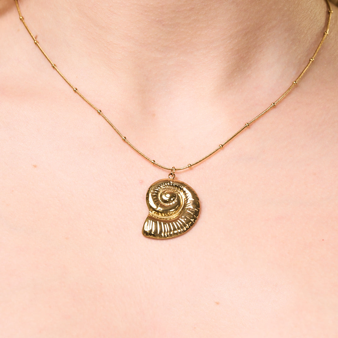 SHELL NECKLACE