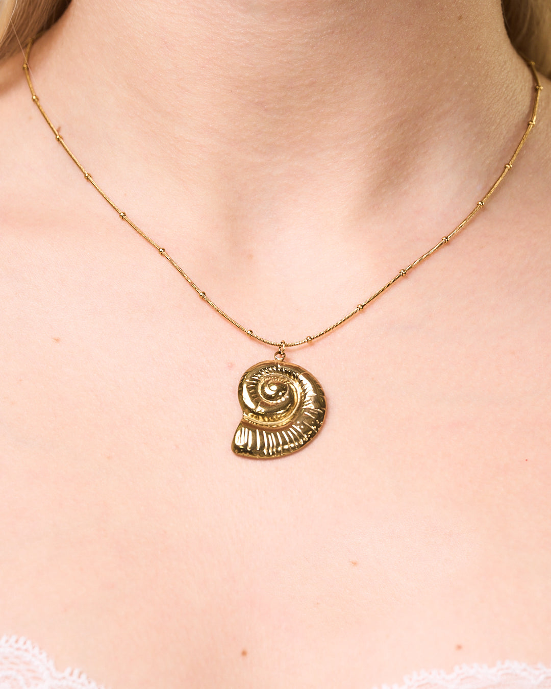 SHELL NECKLACE