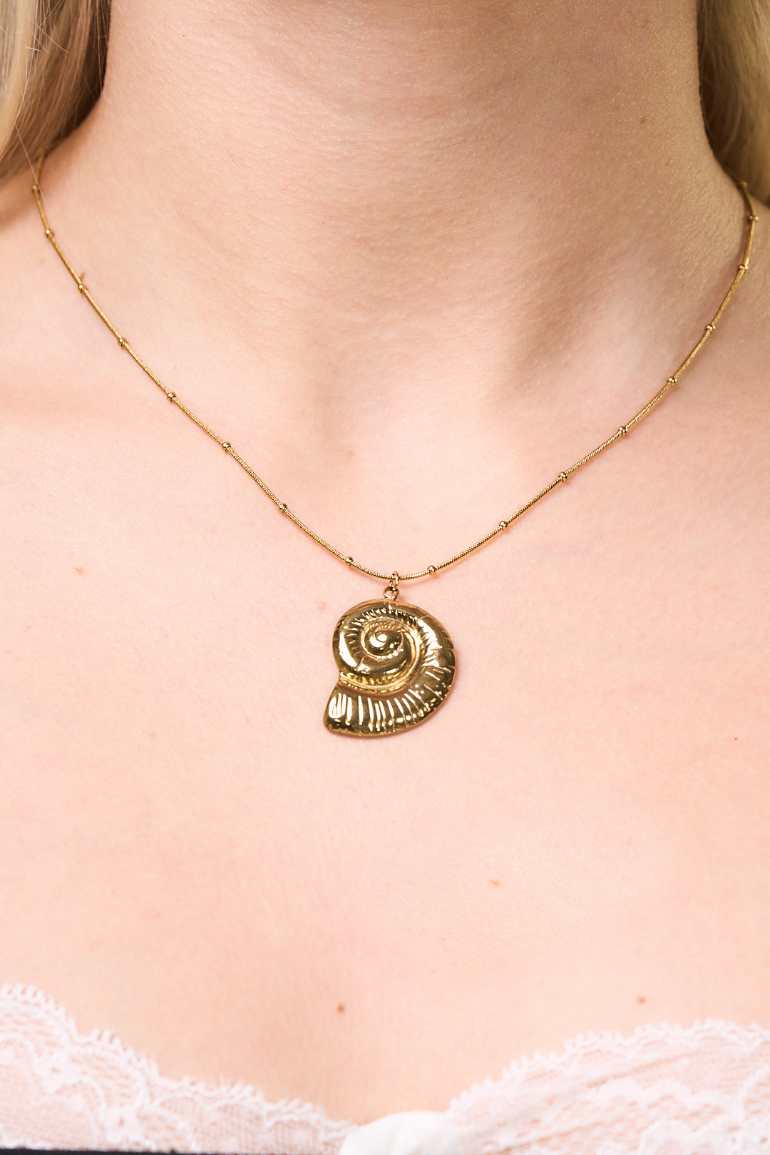 SHELL NECKLACE