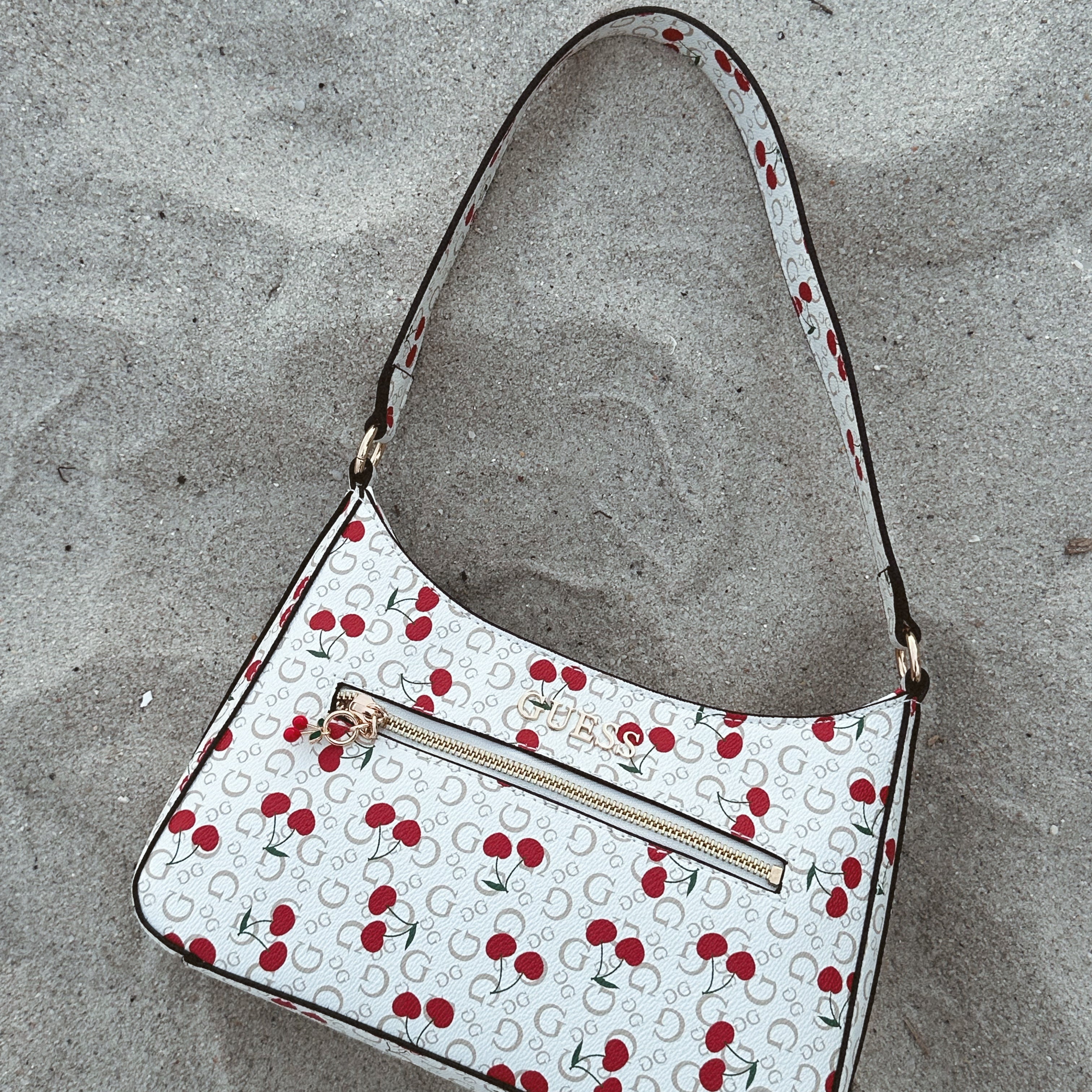 GUESS CHERRY BAG