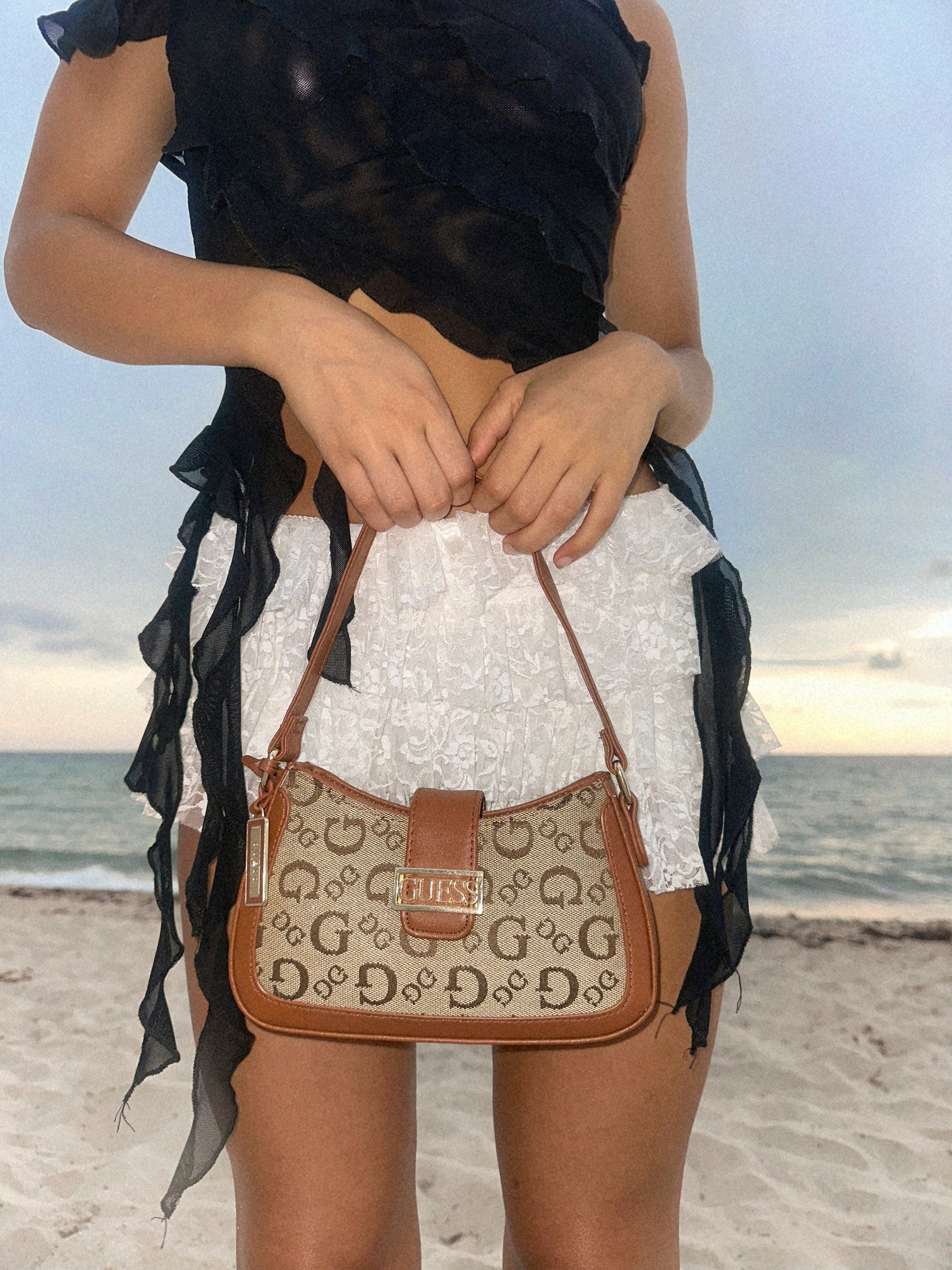 GUESS LOGO SHOULDER BAG