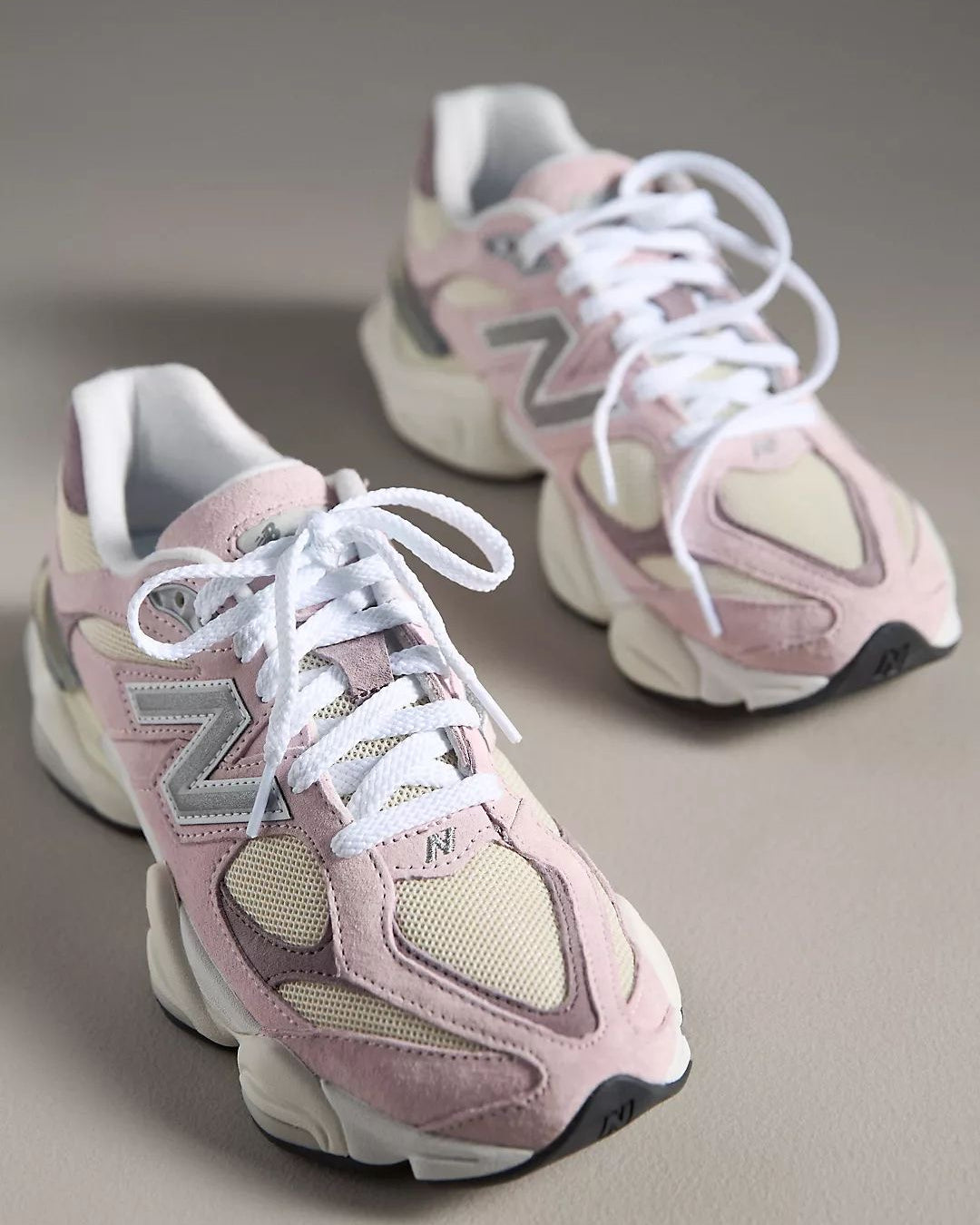 NEW BALANCE 9060 LIGHT PINK