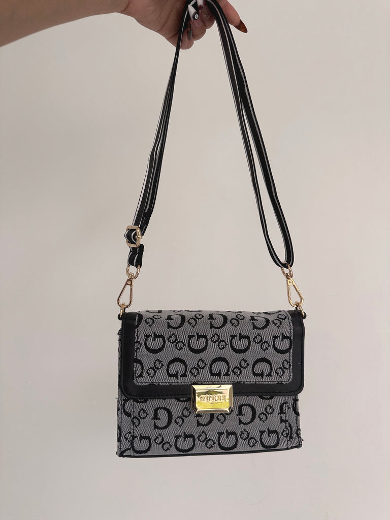 GUESS CROSSBODY BAG