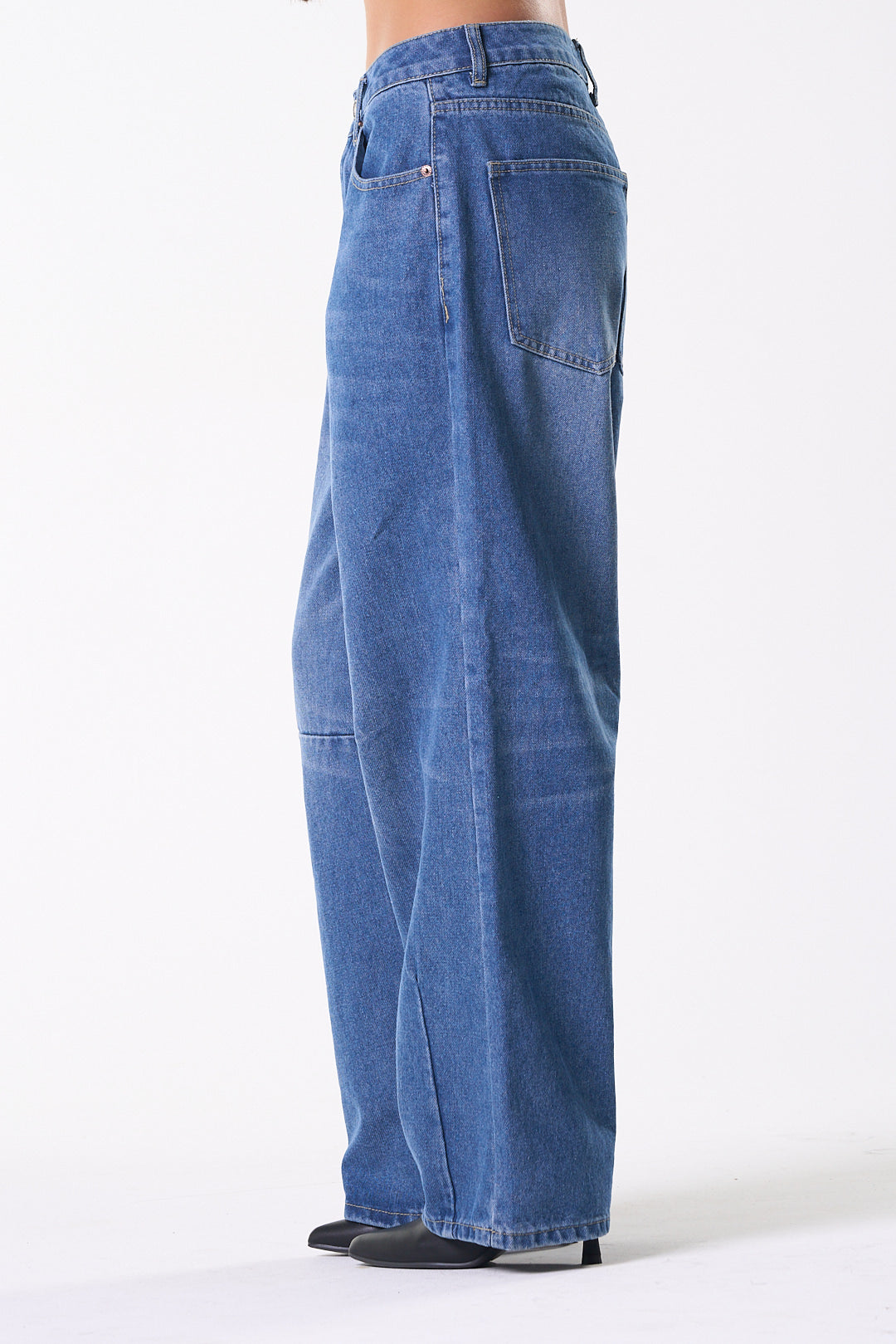 LEO JEANS