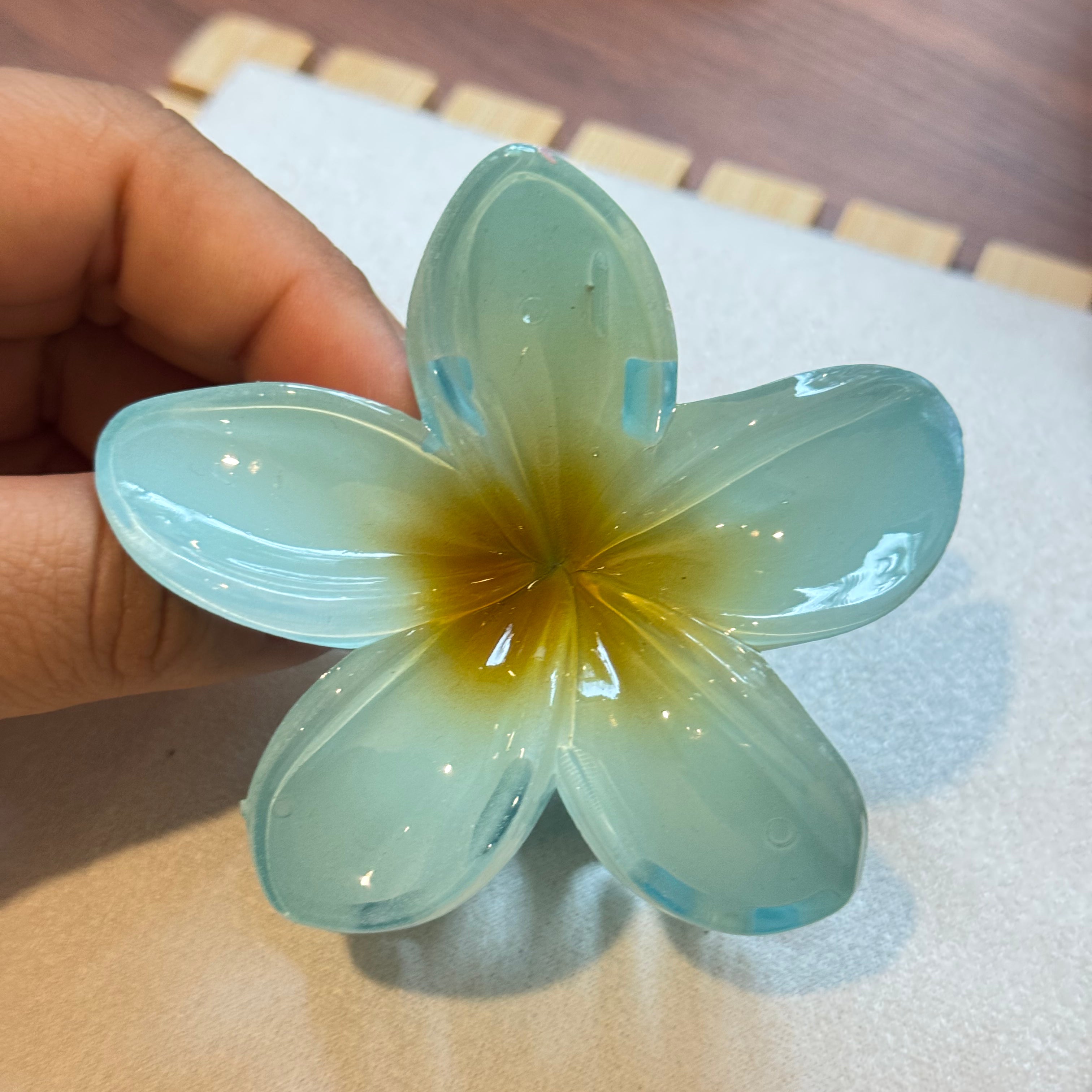 BLUE HAIR CLIP