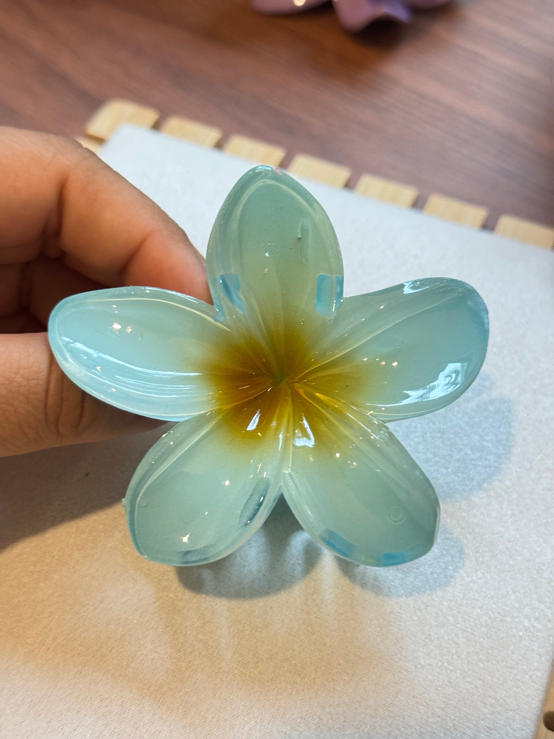 BLUE HAIR CLIP