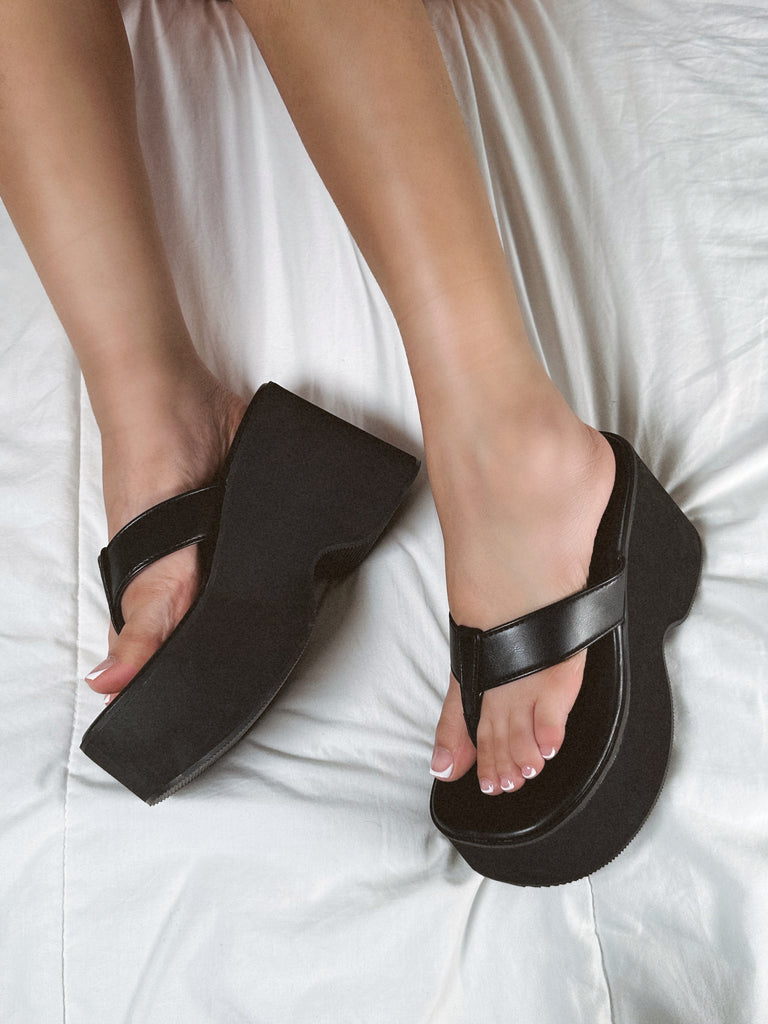 ELISE SANDALS