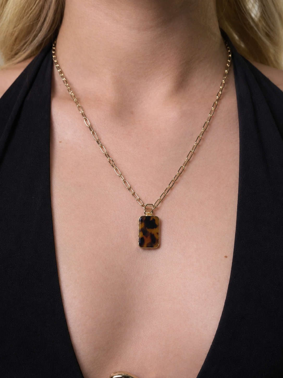 COREI NECKLACE