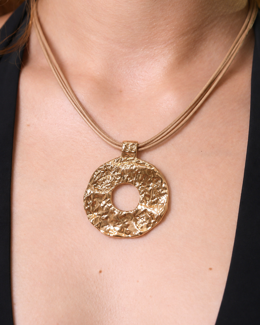 AMBER BEIGE NECKLACE