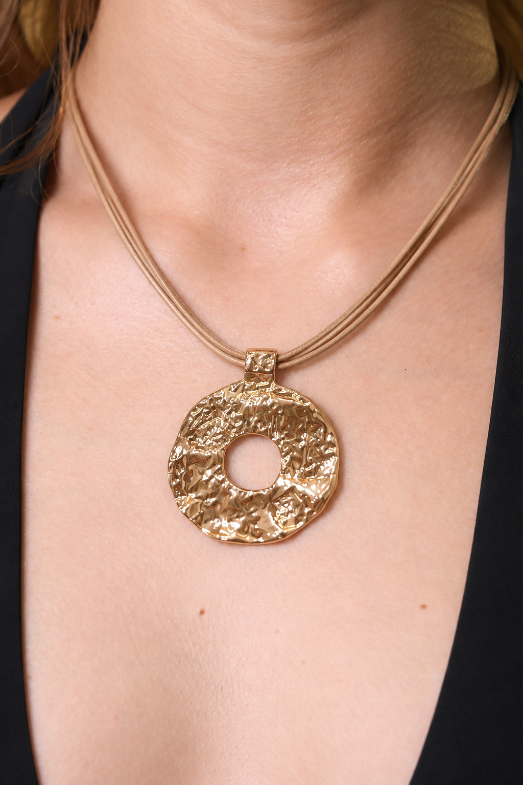 AMBER BEIGE NECKLACE