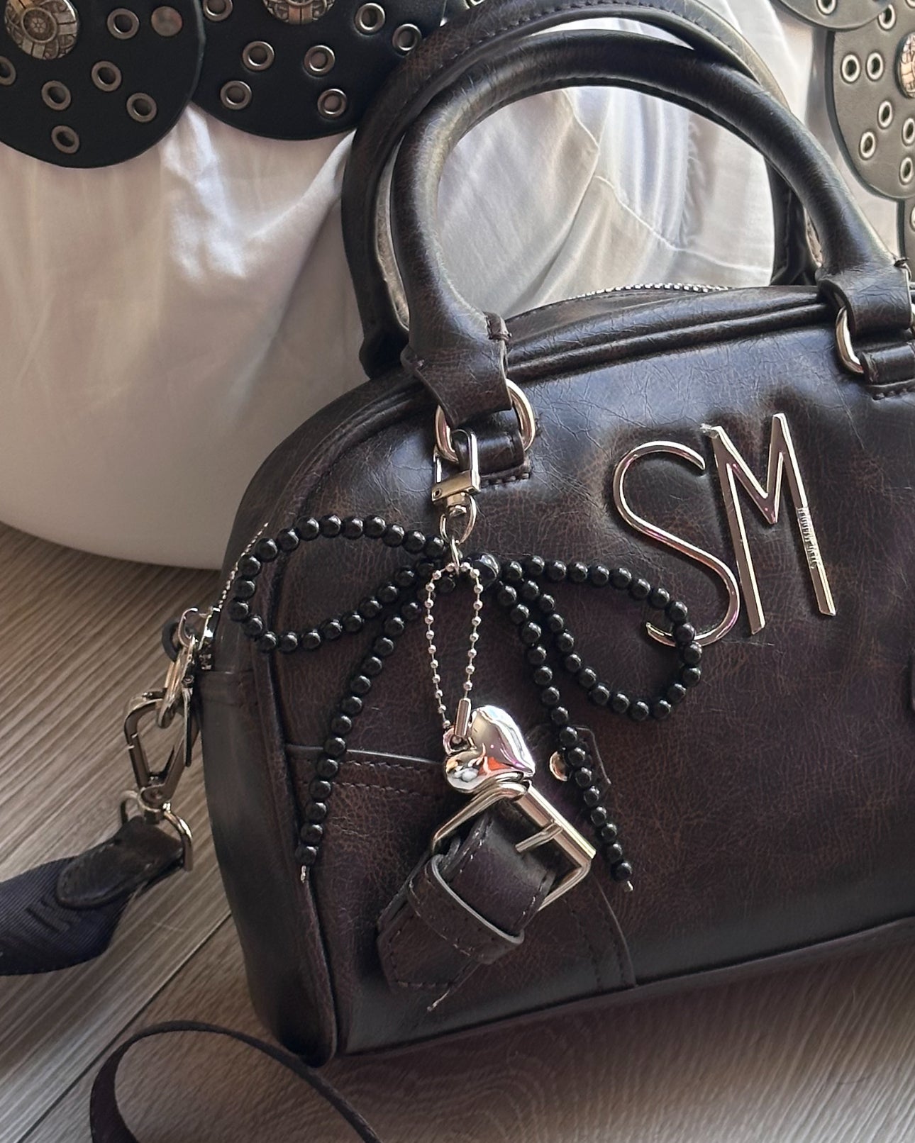 BLACK BOW CHARM