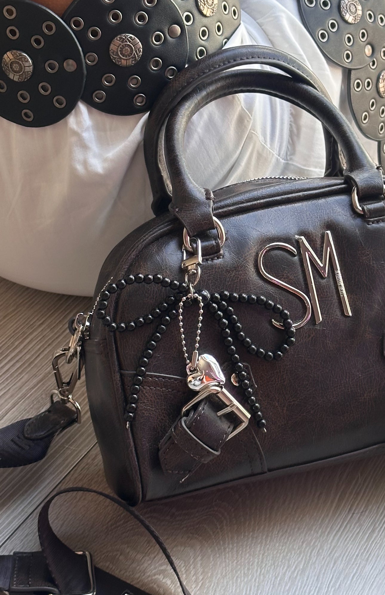 BLACK BOW CHARM