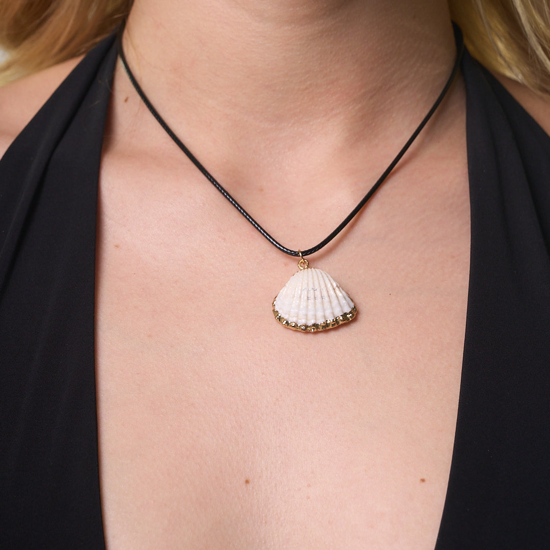 SHELL NECKLACE