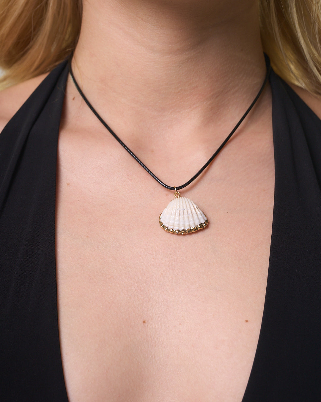 SHELL NECKLACE