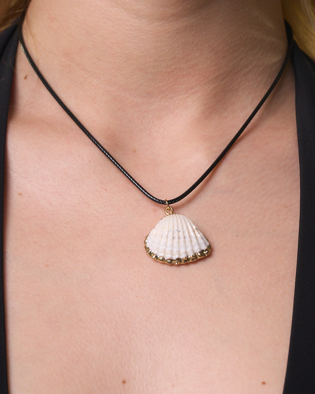 SHELL NECKLACE