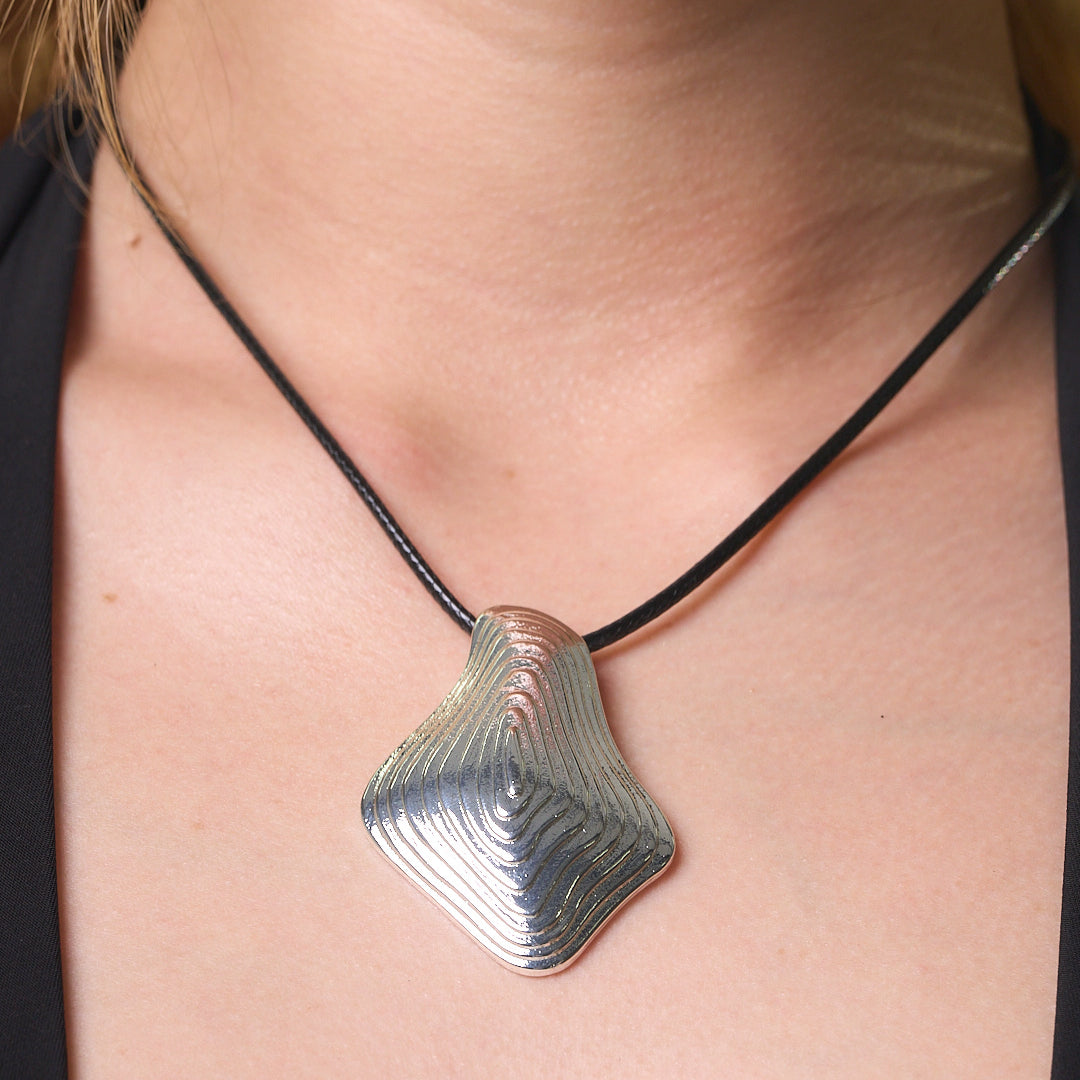 MENSI NECKLACE